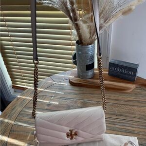 Tan crossbody Tory Burch